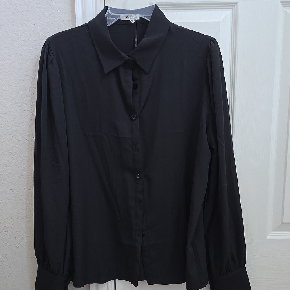 NWT Women's L Black Blouse